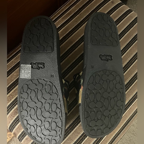 COACH Men Size 10 Camo Slides - Picture 3 of 6